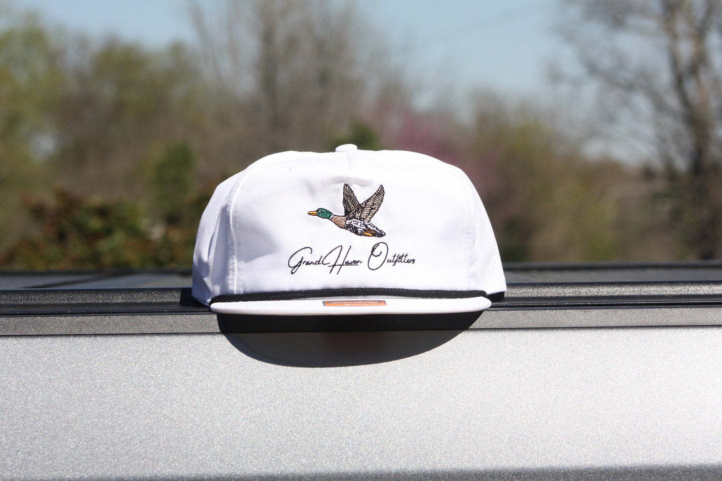 HAT - White Embroidered